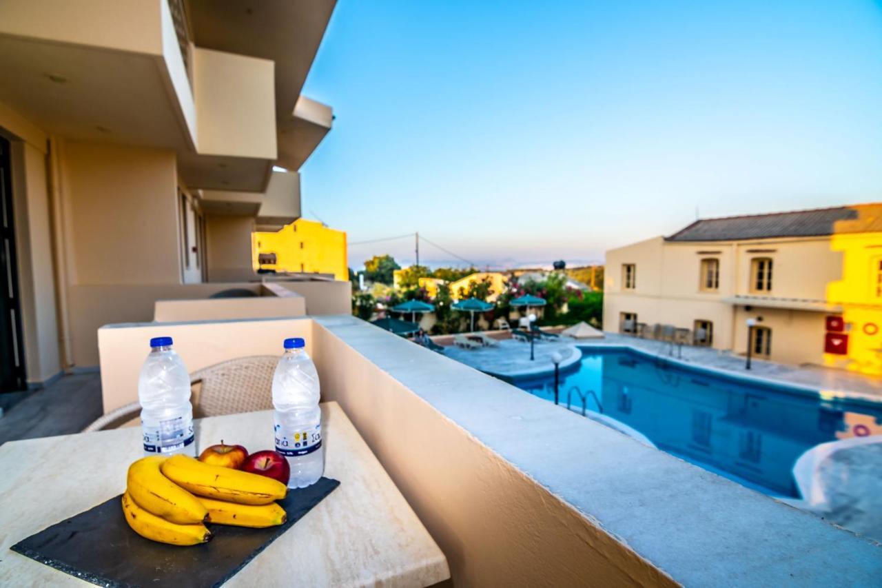 Stalós Orestis Hotel Sea View Apartments מראה חיצוני תמונה