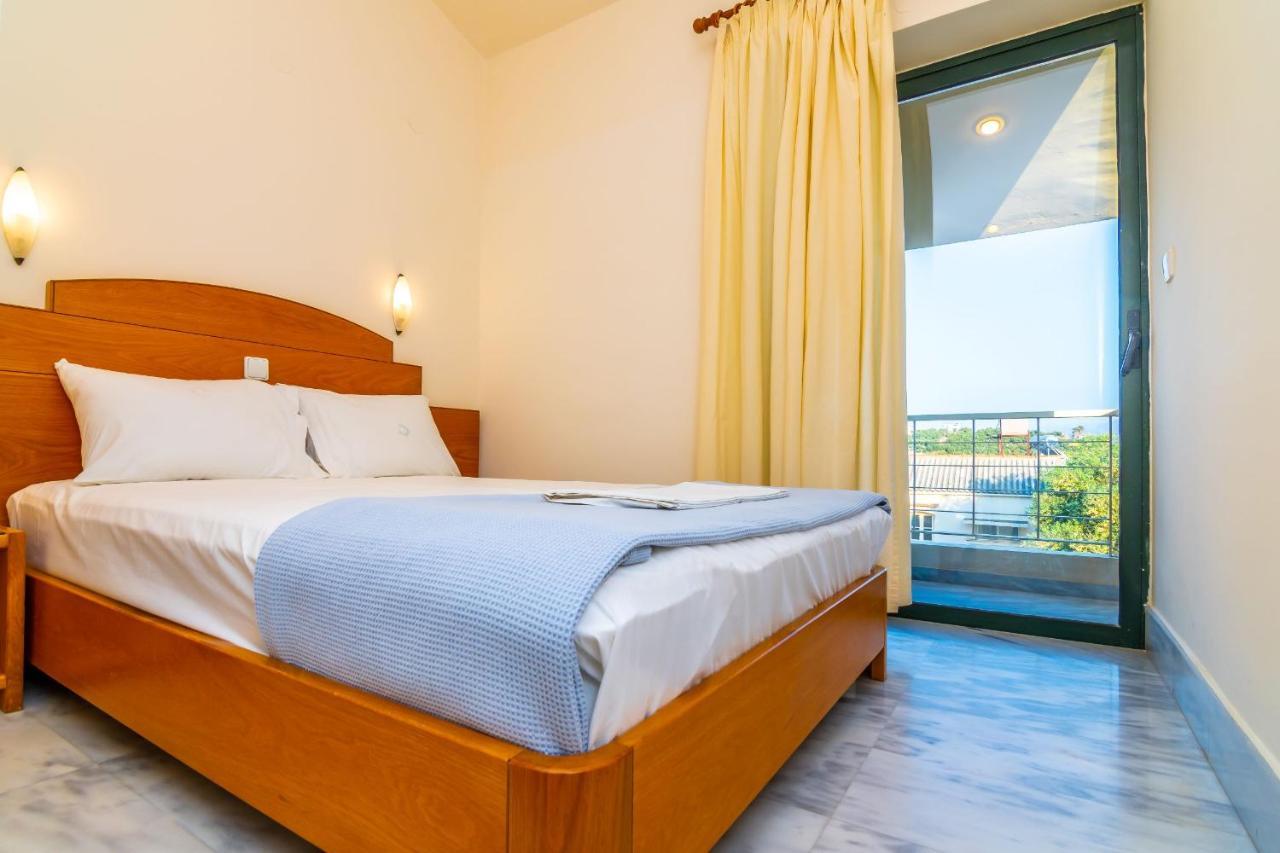 Stalós Orestis Hotel Sea View Apartments מראה חיצוני תמונה