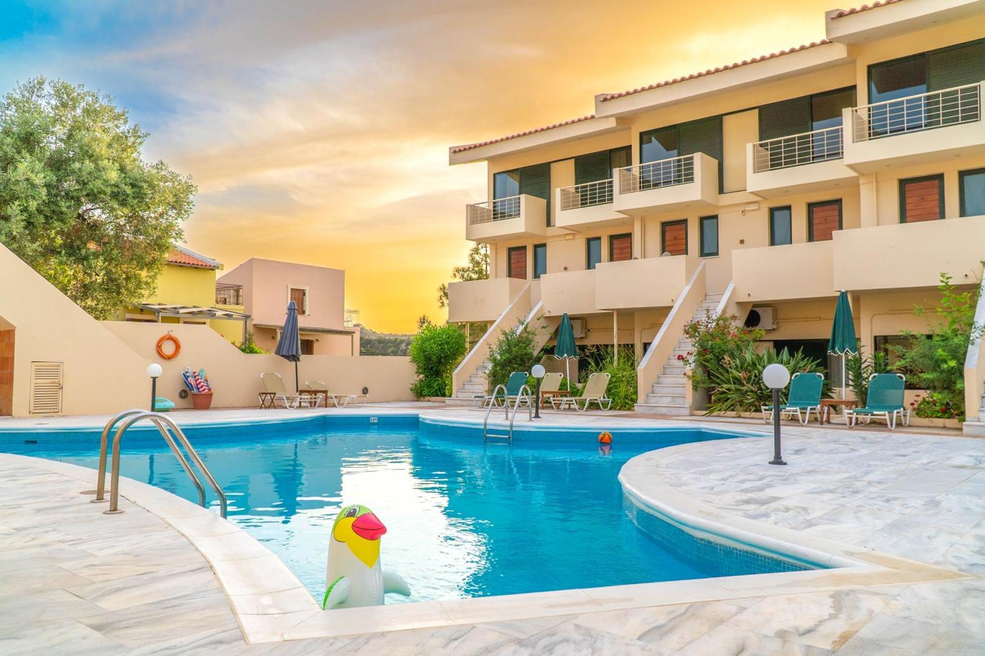 Stalós Orestis Hotel Sea View Apartments מראה חיצוני תמונה